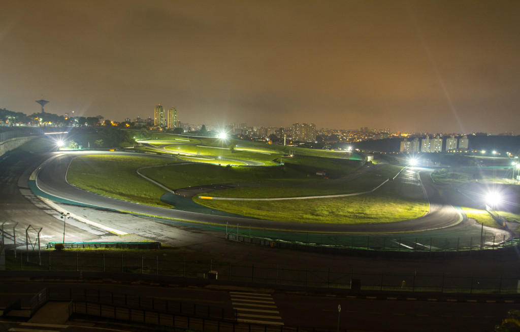 Autodromo teste iluminação - São Paulo (SP) 10.01.2018 - Teste de iluminação de pista no Autodrómo de Interlagos. Entidades do automobilismo participam de teste de ilumação nas áreas de escape. Foto: Jose Cordeiro/SPTuris