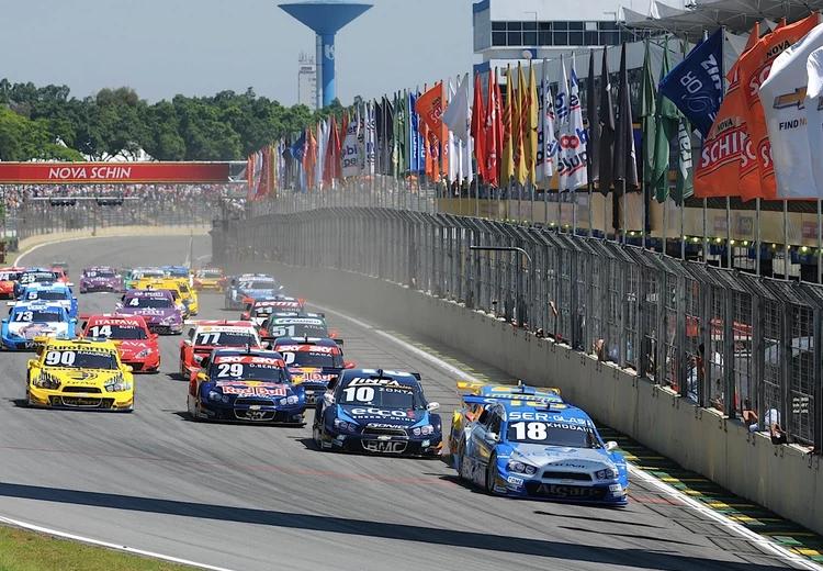 Largada da Corrida do Milhão da Stock Car. Foto: Duda Barros/ Stock Car.