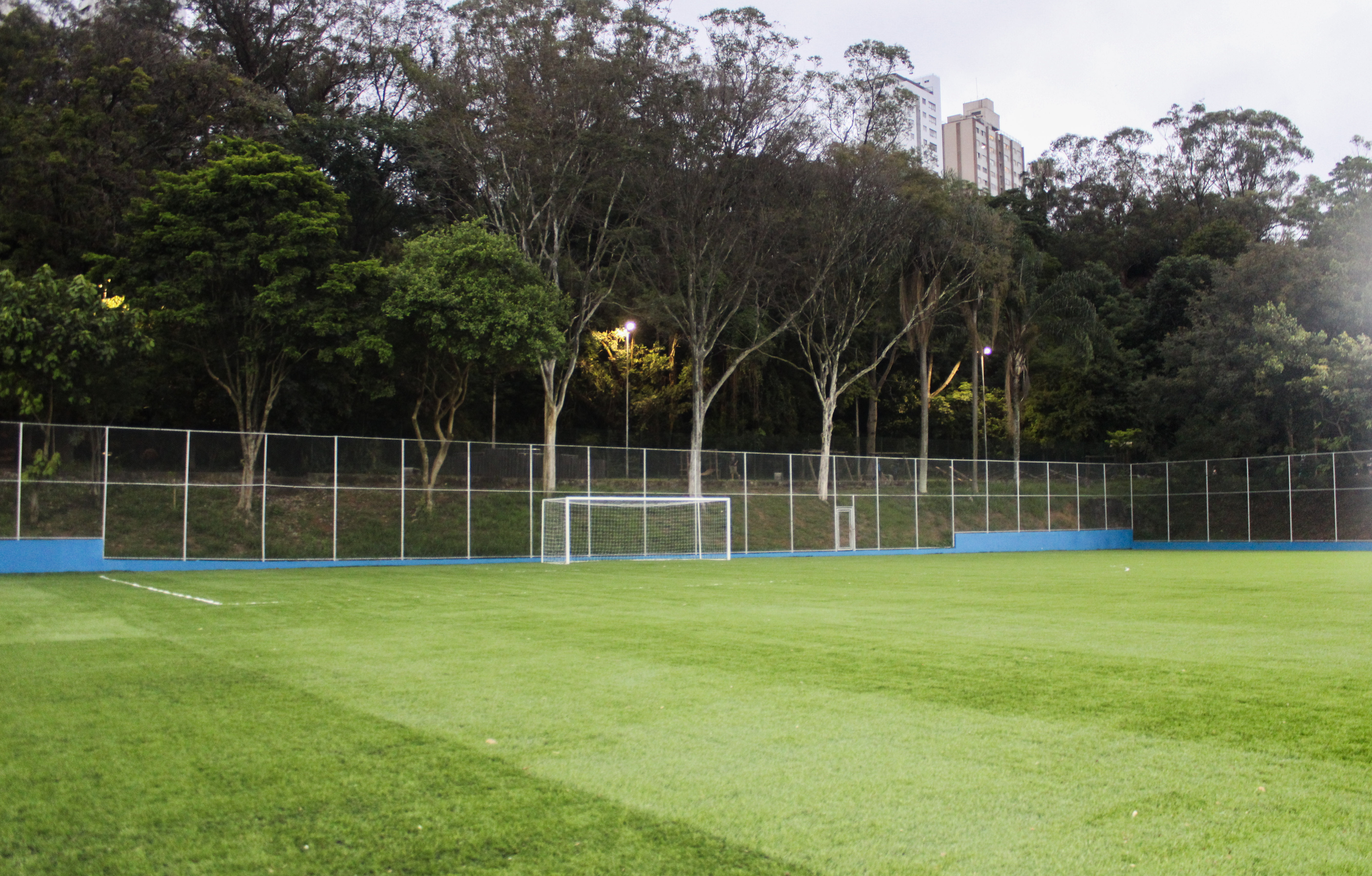 Na imagem, campo de futebol do Centro Esportivo Aclimação.