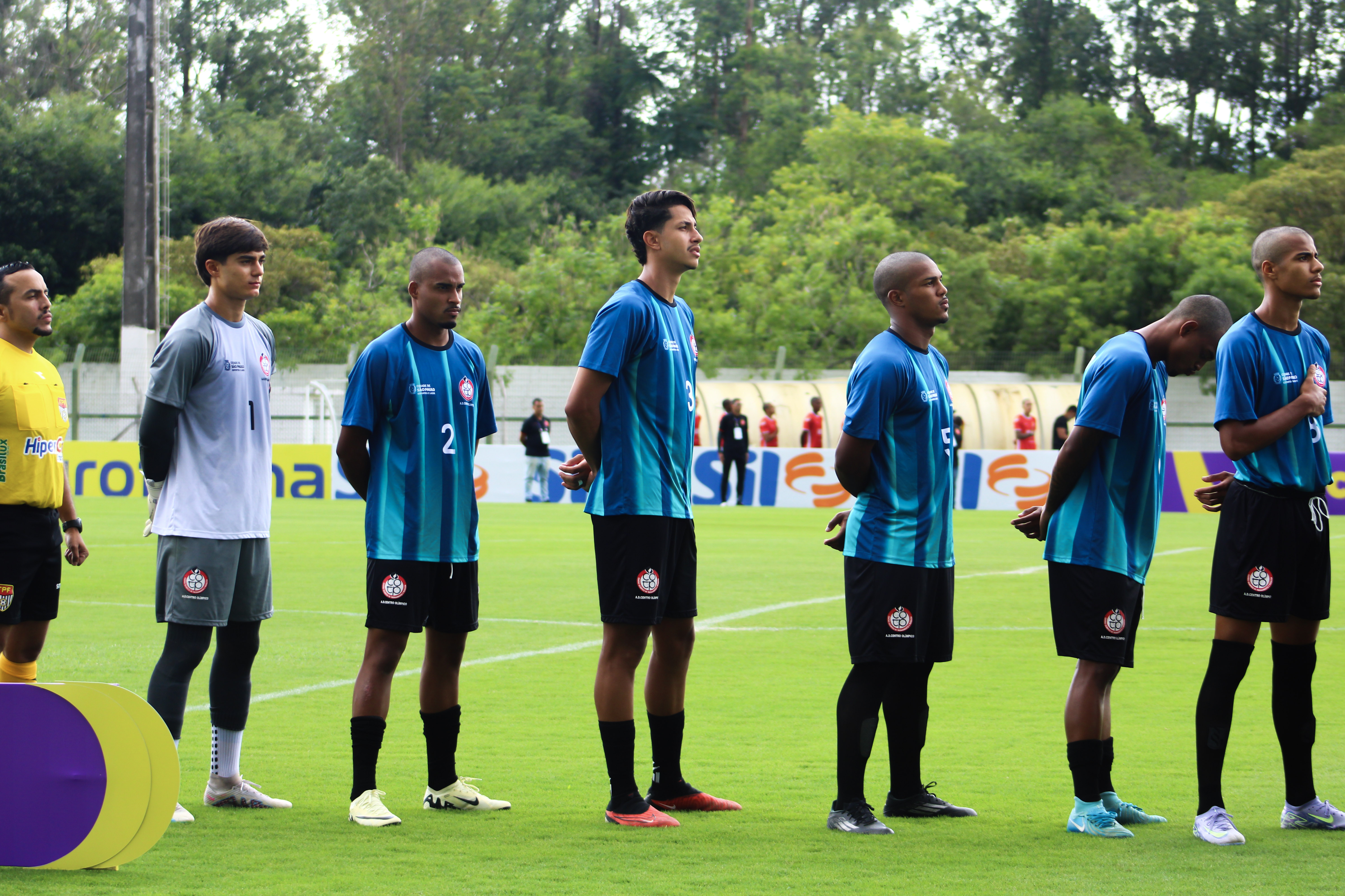 Na imagem, time do Centro Olímpico em jogo da Copinha.